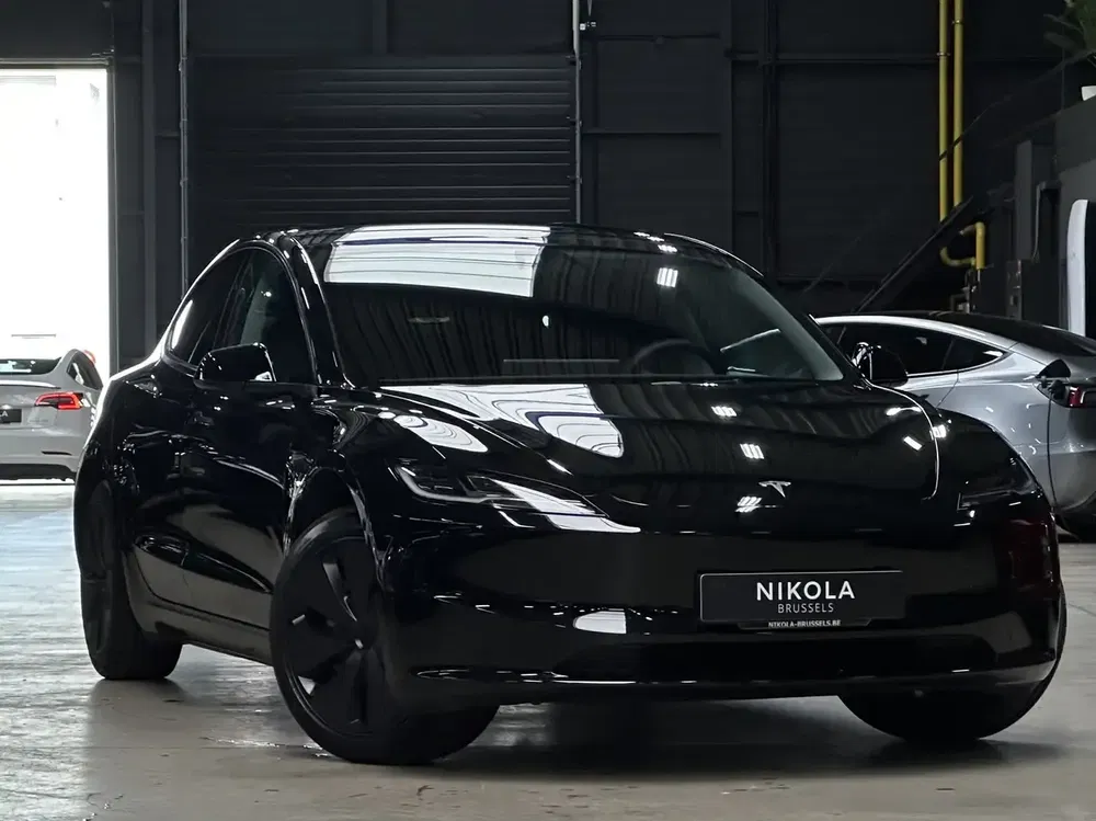 Tesla Model 3 - 0