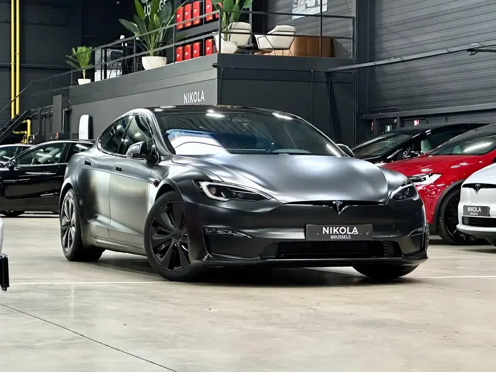 Tesla Model S - 0