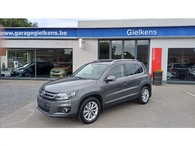Volkswagen Tiguan - 0