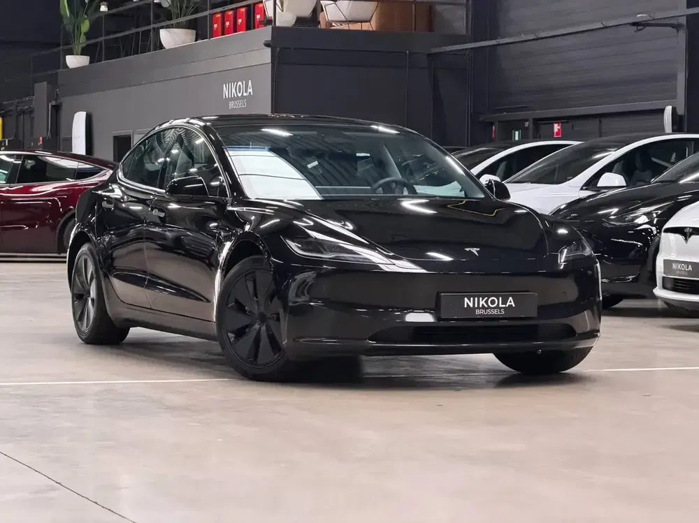 Tesla Model 3 - 0