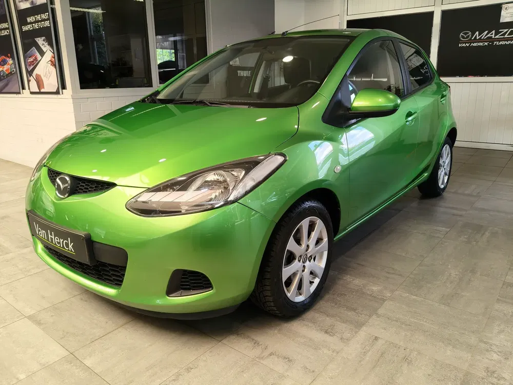 Mazda 2 - 0