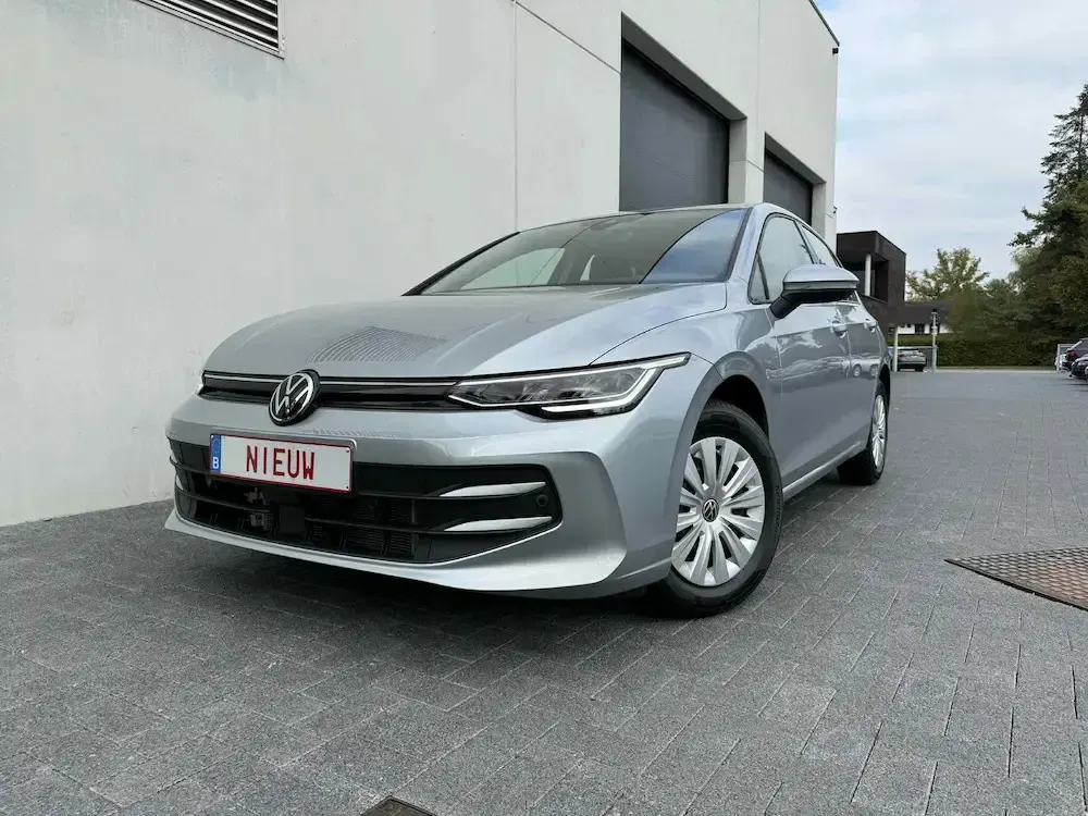 Volkswagen Golf - 0