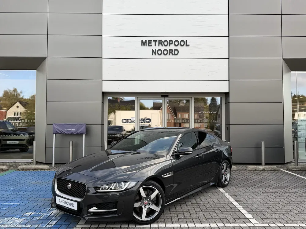 Jaguar XE - 0