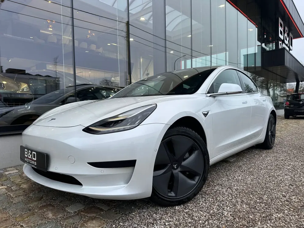Tesla Model 3 - 0
