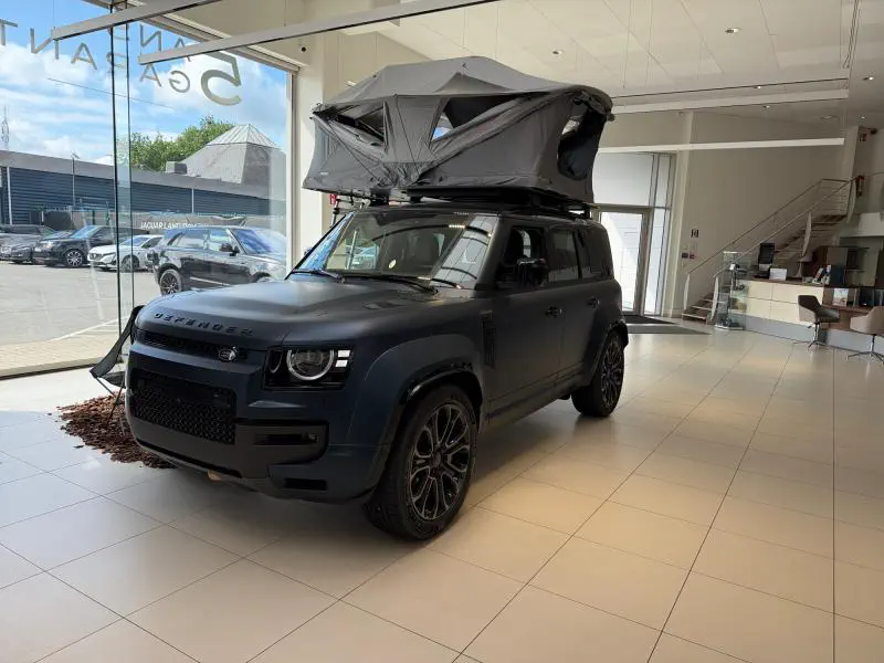 Land Rover Defender in Waterloo I 9900 km I 165k