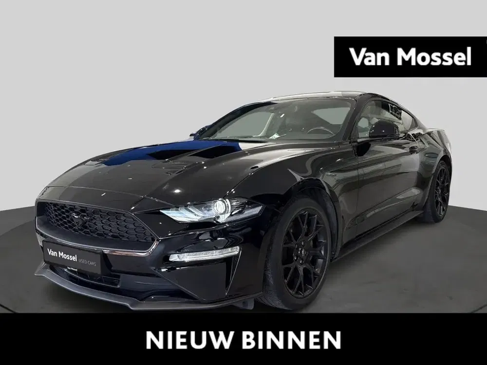 Ford Mustang - 0