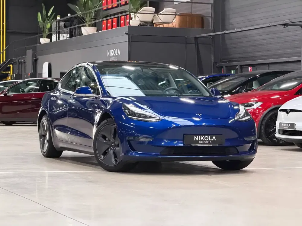Tesla Model 3 - 0