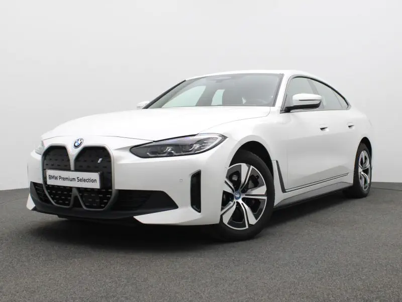 BMW i4 - 0