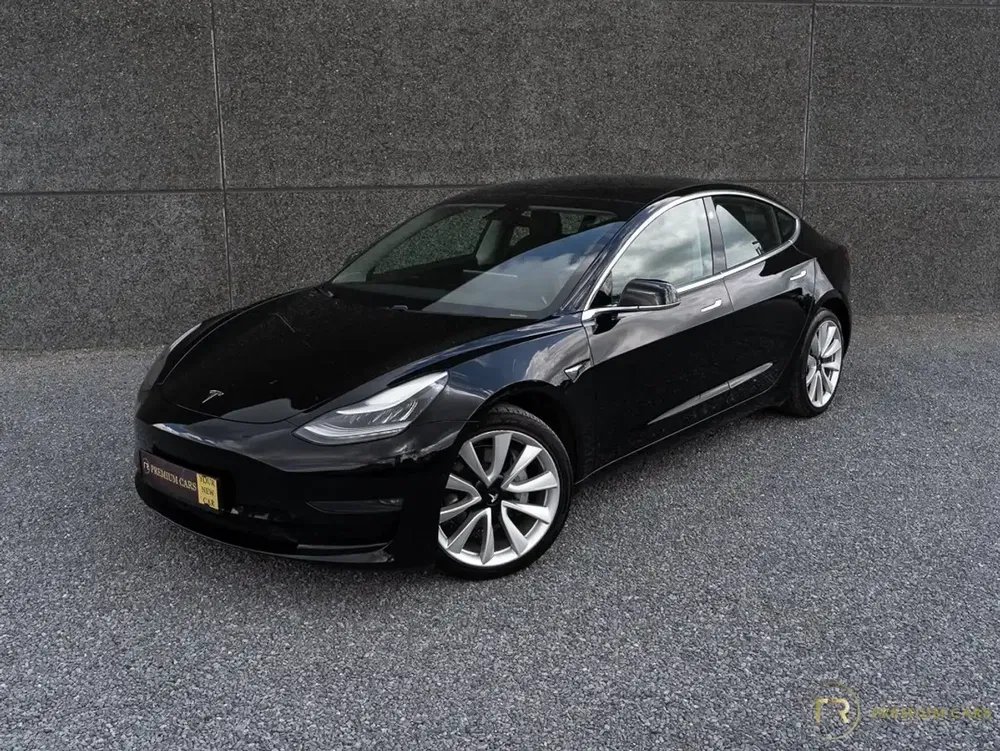Tesla Model 3 - 0
