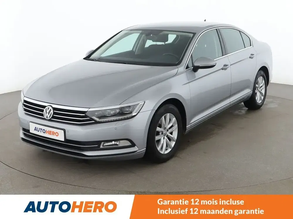 Volkswagen Passat - 0