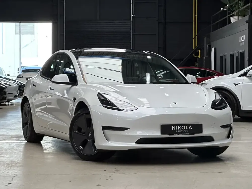 Tesla Model 3 - 0