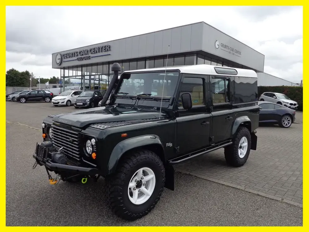 Land Rover Defender - 0