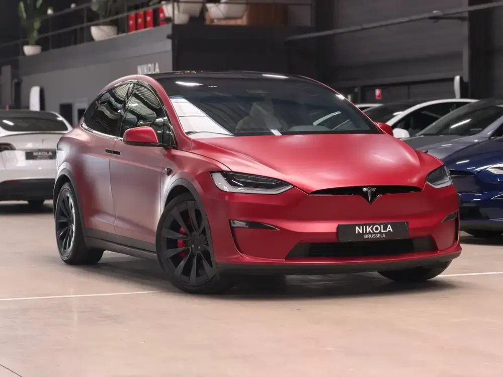 Tesla Model X - 0