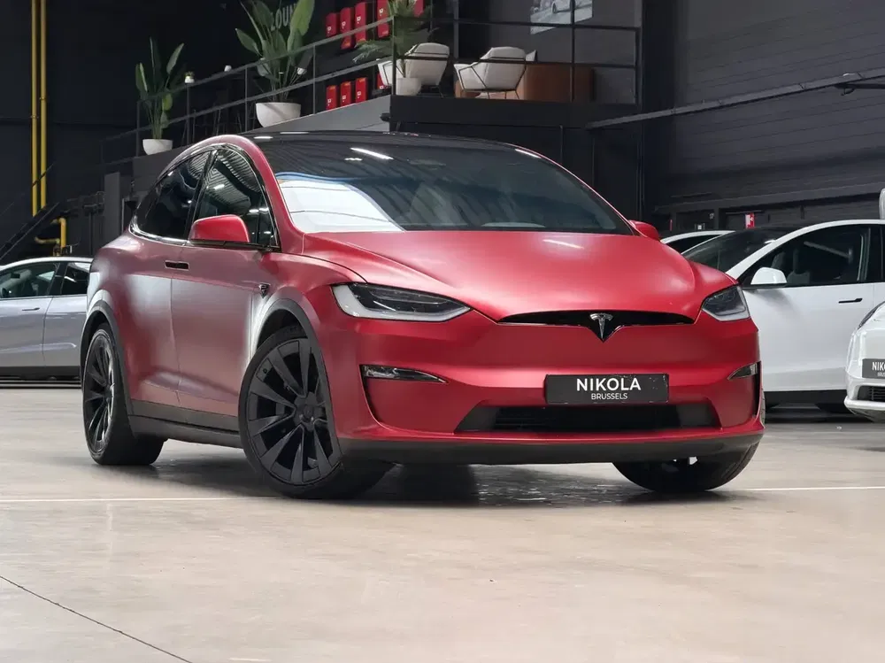 Tesla Model X - 0