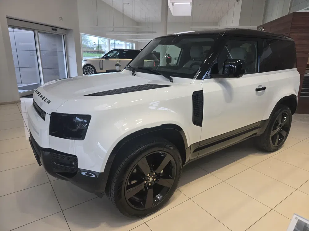 Land Rover Defender - 0