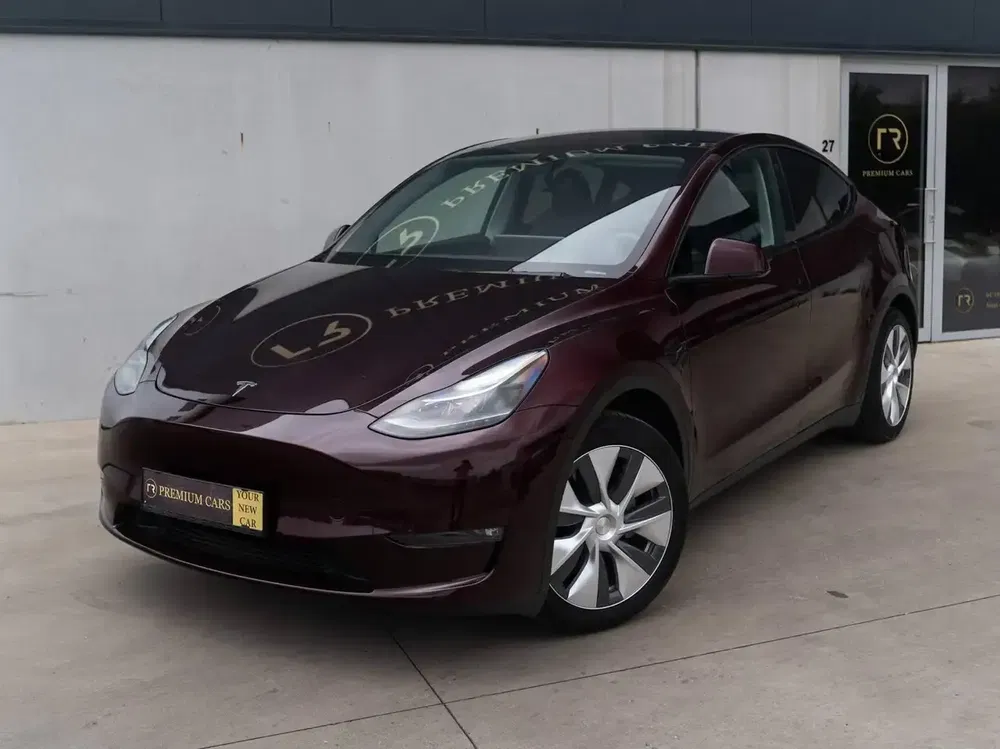 Tesla Model Y - 0