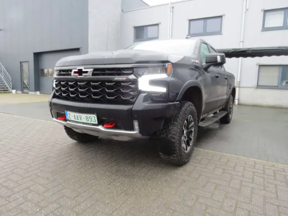 Chevrolet Silverado - 0