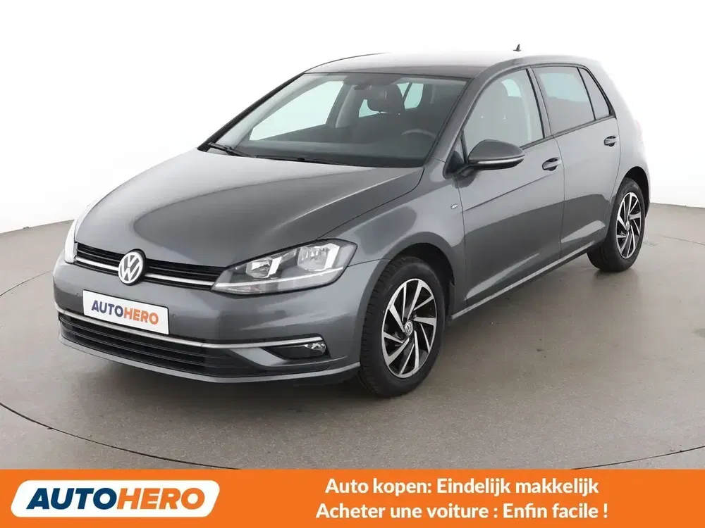 Volkswagen Golf - 0