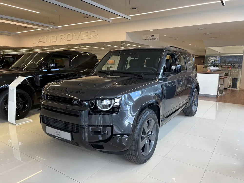 Land Rover Defender - 0