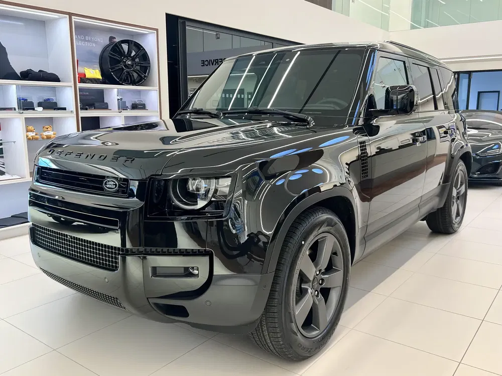 Land Rover Defender - 0