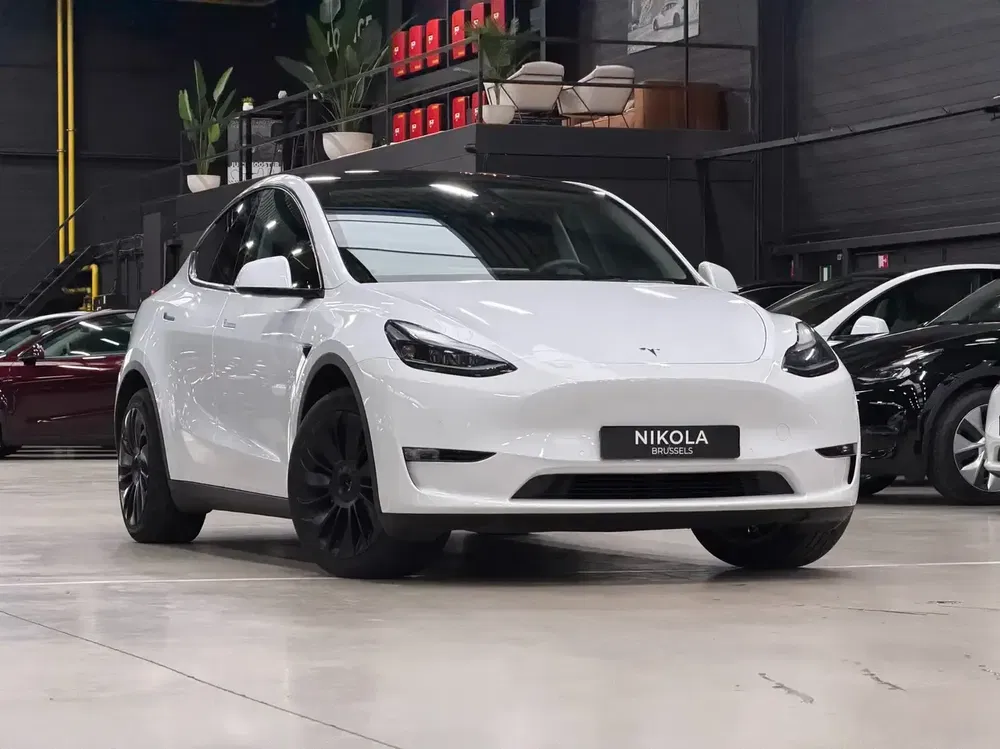 Tesla Model Y - 0