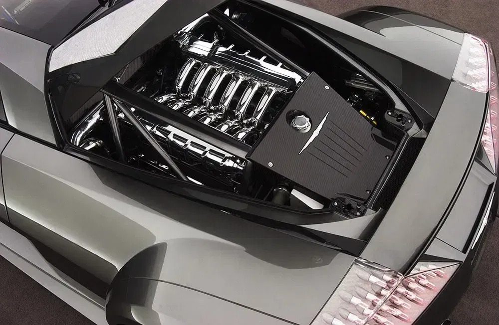 Lamborghini Murciélago V12 motor zichtbaar door unieke transparante motorkap.