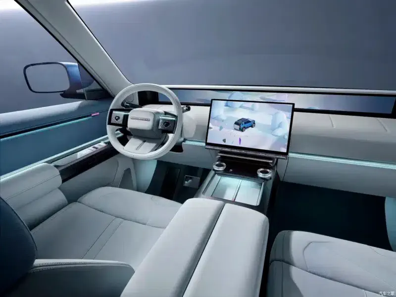 Intérieur futuriste du SUV électrique Avatr 12 avec tableau de bord numérique moderne.