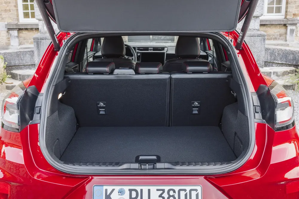 Ford Puma 2024 Fantastic Red coffre