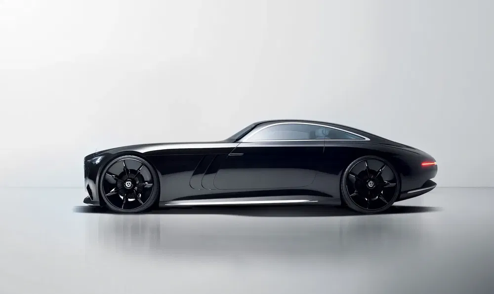 Conceptauto Mercedes-Benz, elegant design, zwart, zijprofiel, imposante wielen.