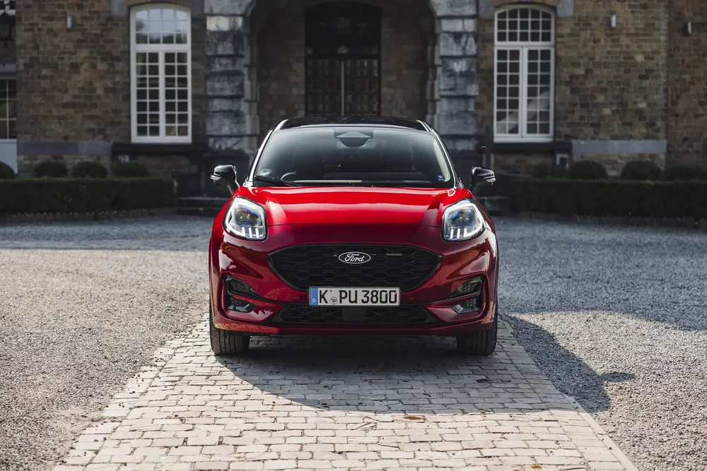 Ford Puma 2024 Fantastic Red statique face