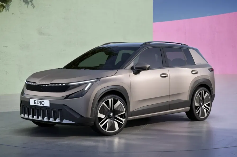 SUV moderne Li Auto Epiq, design élégant avec jantes en alliage, fond coloré.
