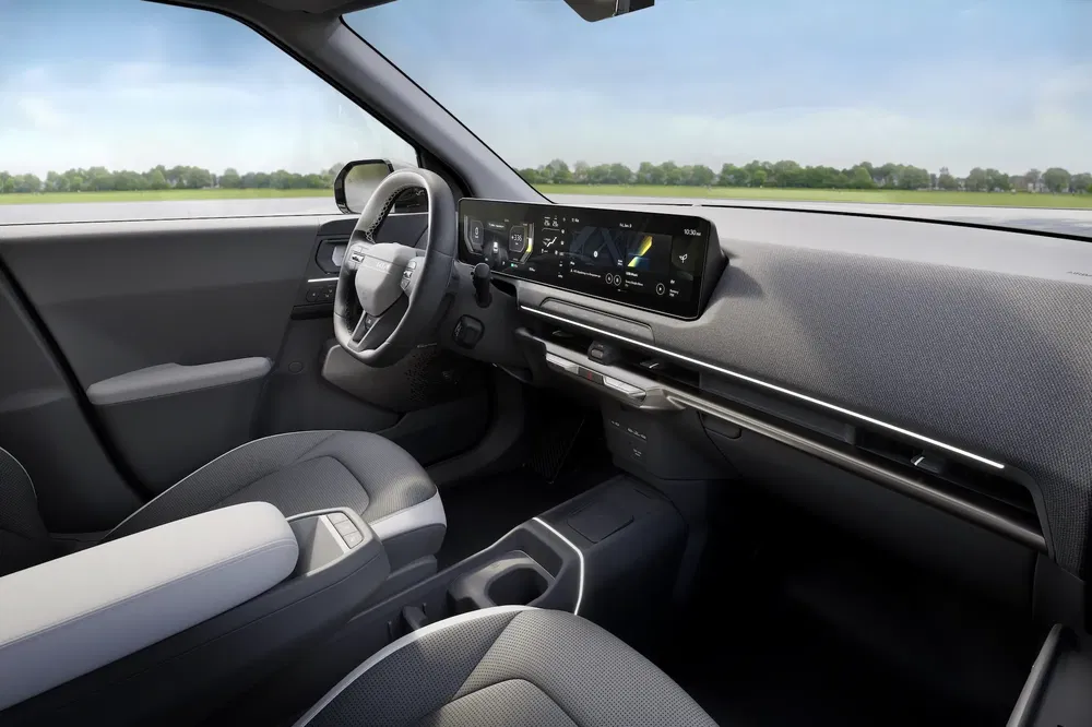 Moderne interieur van de Hyundai Kona met een stijlvol digitaal dashboard.