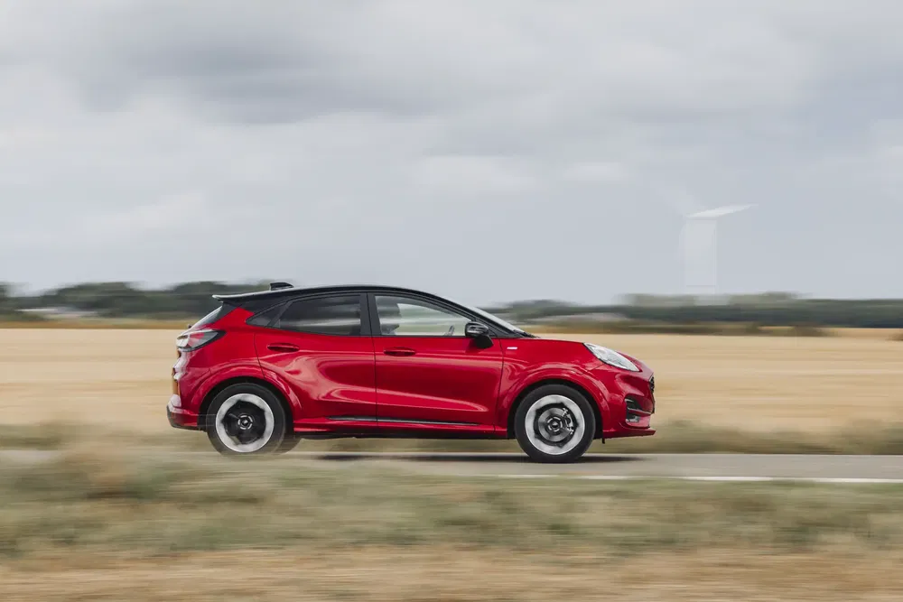 Ford Puma 2024 Fantastic Red profil dynamique