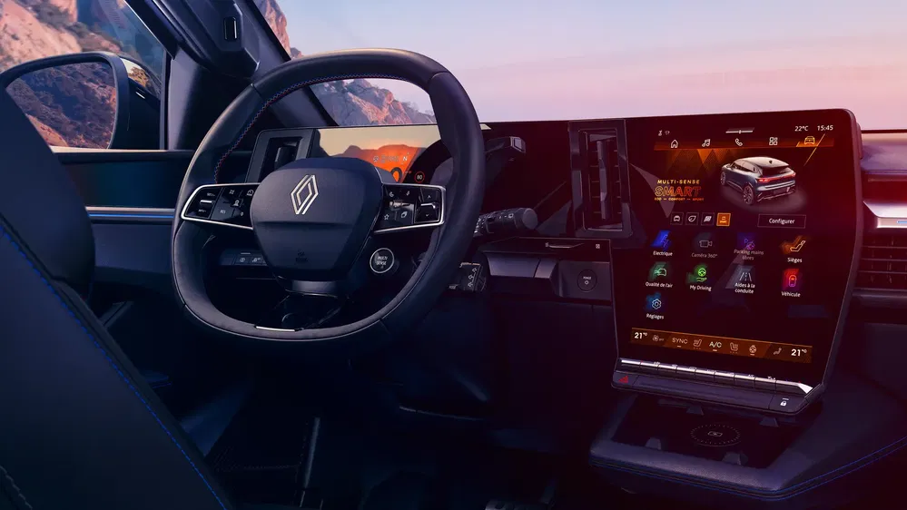 Interieur van de Renault Rafale met modern digitaal dashboard en multimediascherm.