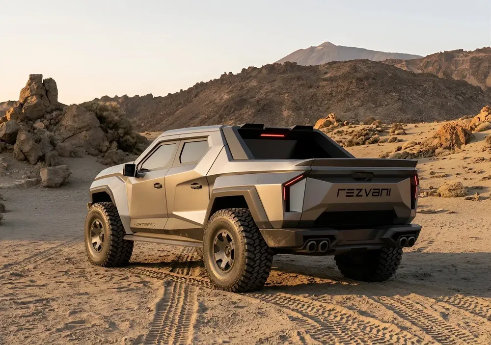 Rezvani Vengeance dans le désert, design robuste et pneumatiques tout-terrain impressionnants.