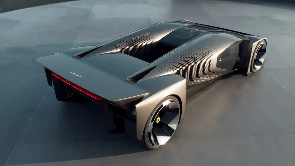 Futuristische Ferrari concept-auto met gestroomlijnd ontwerp en opvallende velgen in close-up.