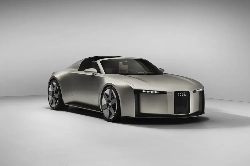Futuristische Audi conceptauto met elegant ontwerp en aerodynamische lijnen in studio.