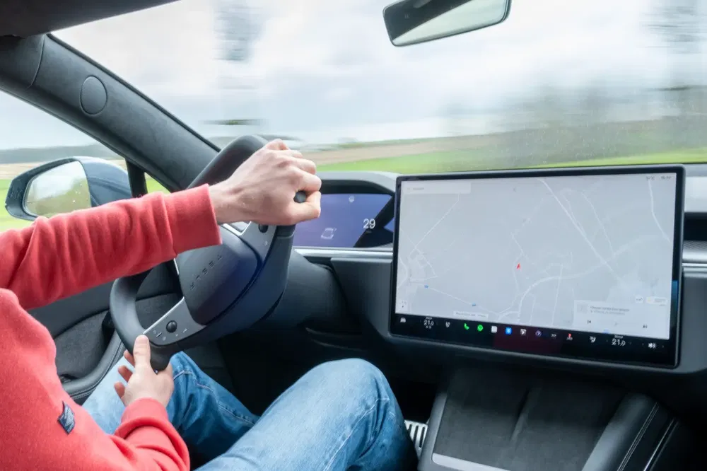 Teksome Solar Car Aromatherapie – Draaiende Zonne-auto Geurverdeler, Zonne-energie Aangedreven, Voor Auto, SUV, Camper, Verwijdert Effectief Nare Geurtjes