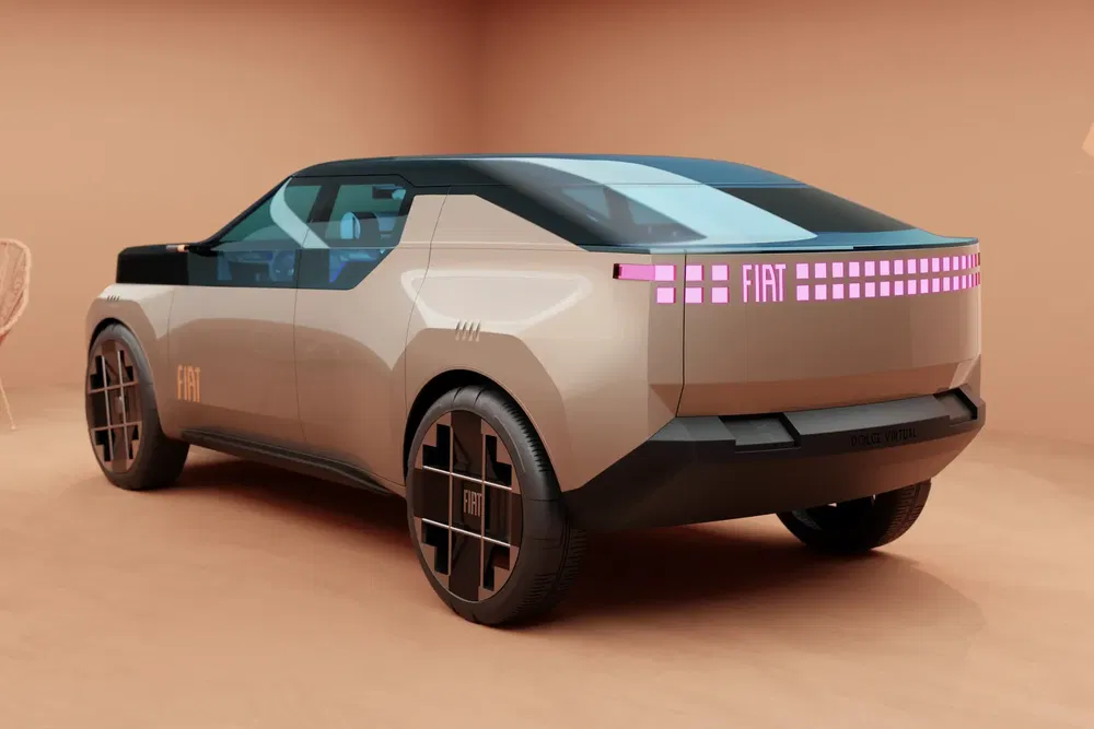 Concept-car Fiat moderne avec design angulaire et éclairage LED rose innovant.