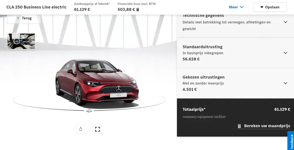 Rode Mercedes CLA 250 Business Line elektrisch op roterend platform, modern interieur.