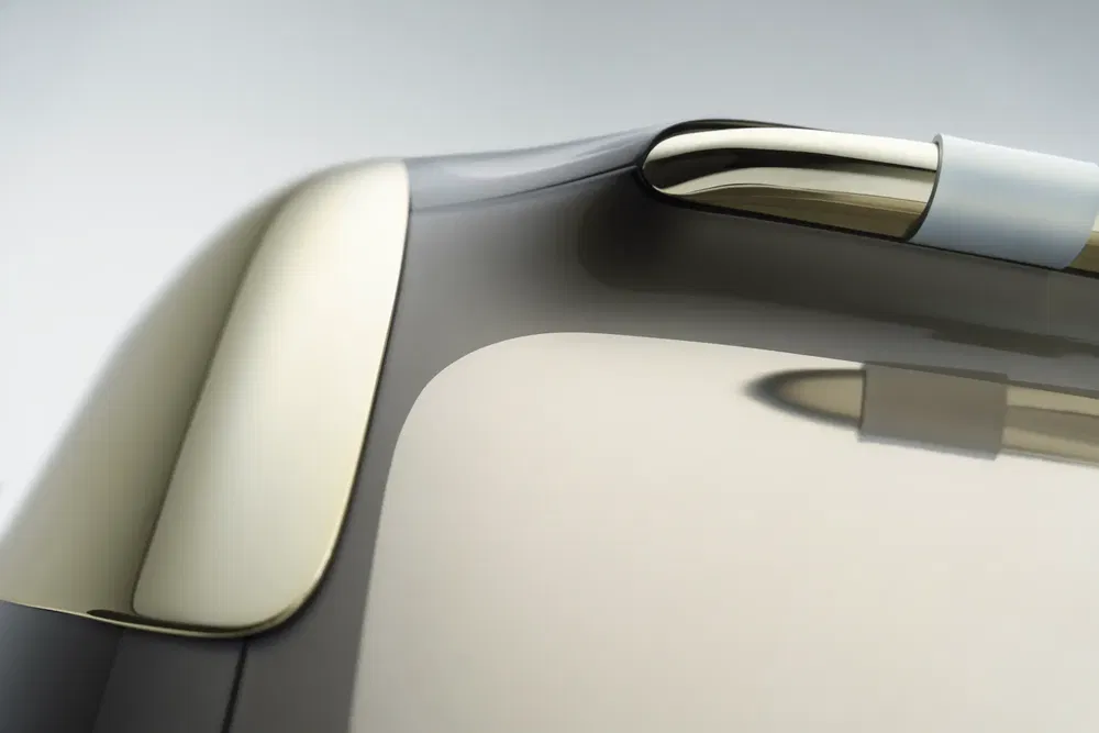 Détail du design élégant et futuriste d'un concept de voiture autonome.