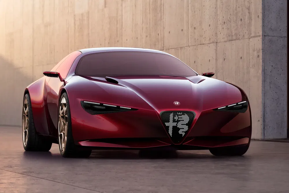 Concept car Alfa Romeo en rouge avec carrosserie élégante et design sportif innovant.