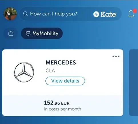 Interface utilisateur affichant le coût mensuel de 152,96 EUR pour une Mercedes CLA.