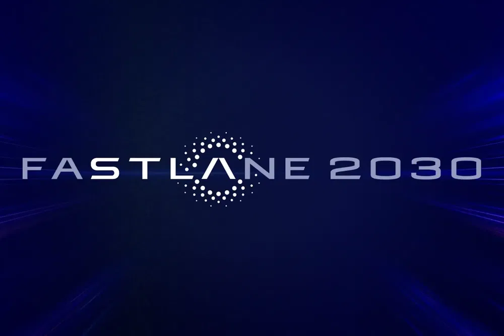 Illustration futuriste avec texte 'Fastlane 2030' sur fond bleu sombre.