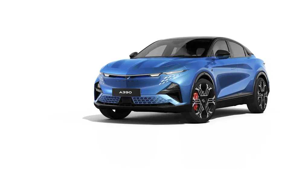 SUV électrique Li Auto A390 bleu avec design sportif, fond blanc minimaliste.